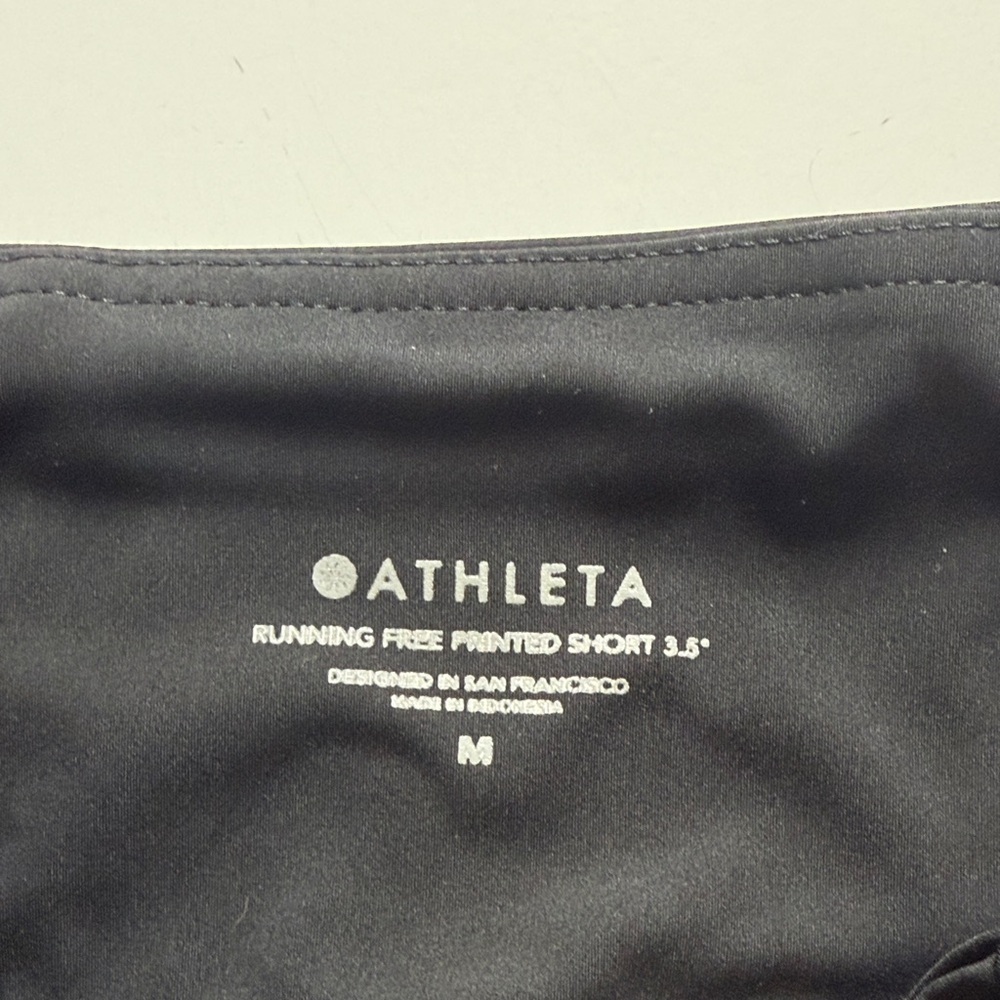 Women’s Athleta Size Medium Running Free Short 3.5” Camo EUC - Picture 3 of 6